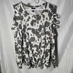 Daytrip Womens Cow Print Cold Shoulder Twist Front Knit Top Grey White Large
